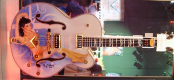 NAMM 2011 Photos 659 Gretsch Gtrs - Kim Falcon 2