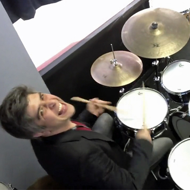 A Gretsch Abroad — An Interview With Los Lobos Drummer Enrique ”Bugs” Gonzalez