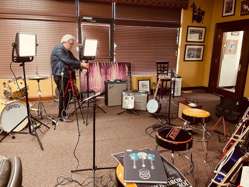 Image for the Tweet beginning: sunday string-along, 12/14 edition. youtube