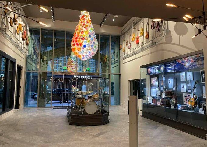 Image for the Tweet beginning: holiday plans in savannah? add